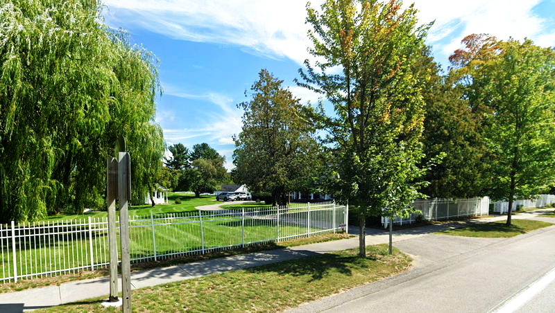 Shady Lawn Inn (Shady Lawn Lodge, Shady Lawn Cabins) - Street View (newer photo)